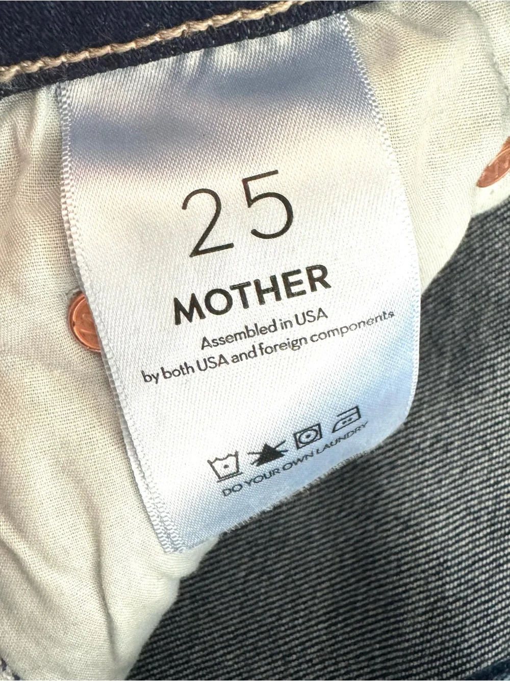 🆕 MOTHER The Outsider Sneak Jeans
